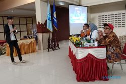 HUT ke-25, Universitas Surakarta Gelar Unsa Got Talent, Rektor Ikut Nyanyi