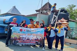 Pelajar SMK Sukowati Sragen Bantu Air Bersih ke Warga Jenar Lewat Jualan Sampah