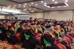 Universitas Duta Bangsa Solo Wisuda 434 Mahasiswa Fakultas Ilmu Kesehatan