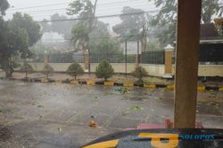 Breaking News! Hujan Es Disertai Angin Kencang Terjang Karangdowo Klaten