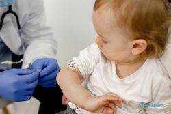 Kejar-kejaran Target Imunisasi untuk Menangkal Difteri