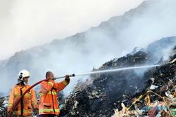 Puluhan Pekerja dan Pemulung Terjebak Kebakaran TPA Jatibarang