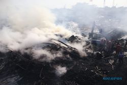 Update Kebakaran Gudang Rongsok di Pasar Kliwon Solo, 10 Bangunan Rusak