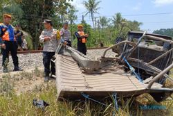 KA Singasari Tabrak Pikap di Blitar, Sopir & Penumpang Berhasil Selamatkan Diri