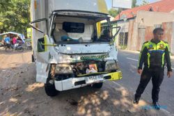Brak! 5 Kendaraan Terlibat Kecelakaan Karambol di Jalan Solo-Jogja Mlese Klaten