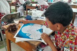 Seru! Puluhan Pelajar SMP Adu Kreatif Gambar Wayang di Museum Wayang Wonogiri