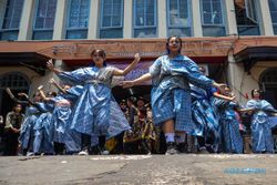 SMK Marsudirini Solo Ramaikan Menari Bersama Sukacita untuk Hari Batik Nasional