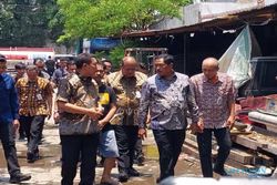 Pj Gubernur Tinjau Kebakaran di Solo, Pemerintah Bantu Perbaiki Rumah Warga