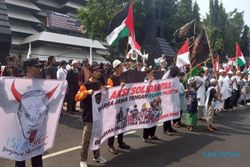 Bela Palestina, Ratusan Umat Islam Gelar Aksi di Kantor Gubernur Jateng