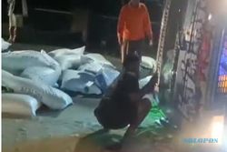 Truk Pakan Ternak Terguling di Jalan Jatinom-Boyolali Klaten, Diduga Rem Blong