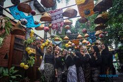 Ornamen Bola & Kain Hiasi Kampung Batik Kauman Solo Semarakkan Piala Dunia U-17