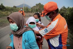 Gunung Dukono di Maluku Utara Kembali Erupsi, BPBD Bagikan Masker ke Warga
