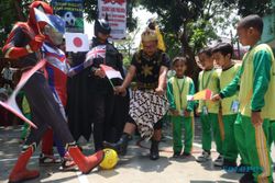Saat Gatotkaca Rangkul Batman dan Ultraman, Simbol Sportivitas Piala Dunia U-17