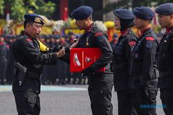 Kapolri Pimpin Upacara HUT ke-78 Korps Brimob di Kelapa Dua Depok