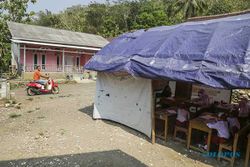Ruang Kelas Rusak, Puluhan Siswa SD di Sukabumi Belajar di Tenda Darurat