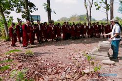 Siswa SMK Leonardo Klaten Belajar Sejarah di Situs Nglumbang Dungik Soropaten