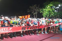 Hujan Tak Surutkan Semangat Pelari 25K Ikuti Sangirun Night Trail 2023 Sragen
