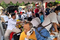 HUT ke-30, BPR Trihasta Prasodjo Fasilitasi Bersih Telinga Gratis di CFD Solo