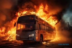 Korsleting, Bus Salatiga-Semarang Terbakar di Banyumanik