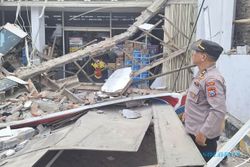 Kanopi Indomaret di Malang Roboh, Dua Orang Teknisi AC Luka-luka