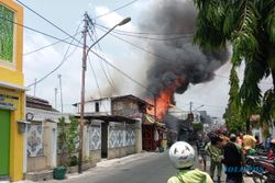 Kebakaran Landa 7 Rumah di Kelurahan Sudiroprajan Solo