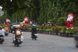 Dinyalakan 1 Desember, Jalan Jenderal Sudirman Solo Dimeriahkan Lampion Natal 