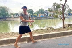 Chris Martin Nyeker di Jakarta Bikin Heboh Penggemar