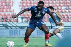 Hasil Liga 1: Kalahkan Persija, Arema FC Keluar dari Zona Degradasi