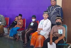 100 Anak SD di Sragen Manfaatkan Liburan Sekolah dengan Sunatan Massal