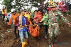 Tim SAR Gabungan Evakuasi 8 Jenazah Pendaki Korban Erupsi Gunung Marapi Sumbar