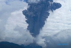 Gunung Marapi di Sumbar Erupsi, Muntahkan Abu Vulkanik Setinggi 3.000 Meter