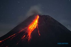 Sepanjang Senin, Gunung Merapi Muntahkan Lava Pijar 24 Kali Sejauh 1,9 Km