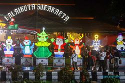 Lampion Santa & Boneka Salju Mulai Dinyalakan Meriahkan Perayaan Natal di Solo