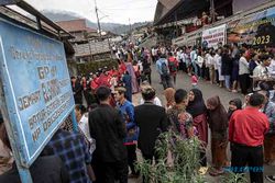Momen Silaturahmi Warga Lintas Agama saat Perayaan Natal di Thekelan Semarang