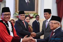 Jokowi Lantik Marthinus Hukom sebagai Kepala BNN & Ridwan Mansyur Jadi Hakim MK