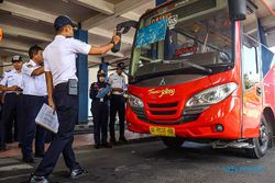 Pengecekan Bus & Kesehatan Sopir di Terminal Tirtonadi Solo Sambut Libur Nataru