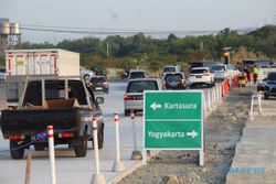 Tol Solo-Jogja Dibuka untuk Nataru, Ratusan Kendaraan Melintas Tiap Jam