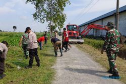 Tak Mau Kebanjiran, Ratusan Orang Terjun Bersih-bersih Parit Banyudono Boyolali