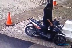 Viral! Aksi Pencuri Motor di Balai Kota Semarang Terekam Kamera CCTV