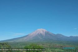 Gunung Semeru Erupsi pada Senin, Tercatat 19 Kali Gempa