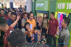 Presiden Jokowi Malam Mingguan Bareng Cucu di Paragon Mall, Pengunjung Menyerbu