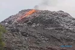 TPA Putri Cempo Kembali Terbakar, Petugas Sigap Padamkan Api di Gunungan Sampah