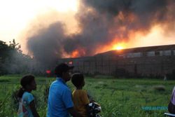 Petugas Butuh Dua Jam untuk Padamkan Kebakaran Gudang Jelantah Delanggu Klaten