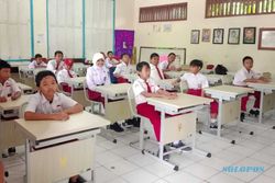 Pemkot Semarang Ganti Ribuan Meja Kursi Sekolah, Jadi Lebih Modern dan Rapi