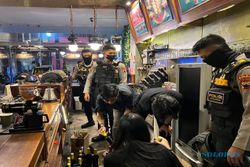 Polisi Razia 2 Kafe di Solo, 147 Botol Miras Disita