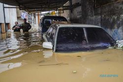 Banjir Landa Dayeuhkolot Bandung, 2.000 Lebih Rumah Warga Terendam