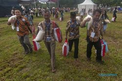 Presiden Jokowi Salurkan Bantuan Beras kepada 1.062 Keluarga di Salatiga