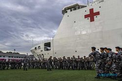 Menhan Lepas Keberangkatan Kapal TNI Bawa Bantuan Kemanusiaan ke Palestina