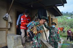 Tim Gabungan Evakuasi Warga Difabel di Area KRB Gunung Marapi Sumbar