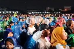 Gilga Sahid Hibur Ribuan Penonton Deklarasi Tuntas Cabup Perseorangan Sukoharjo